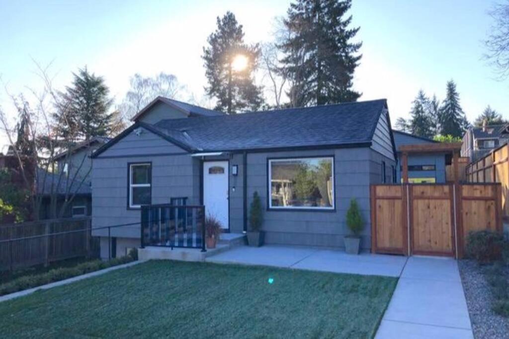 Cozy Crown Hill Carkeek Cottage W/3 Beds, Full Kitchen & Backyard In North Seattle Dış mekan fotoğraf