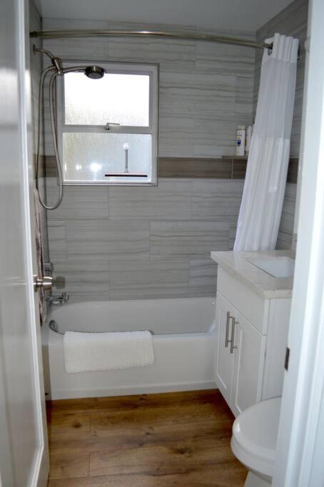 Cozy Crown Hill Carkeek Cottage W/3 Beds, Full Kitchen & Backyard In North Seattle Dış mekan fotoğraf